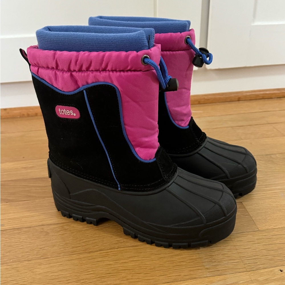 Totes brand girls snow boots